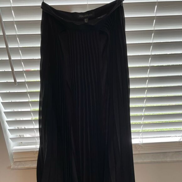 Long black skirt  great quality fabric and brand - Picture 2 of 4